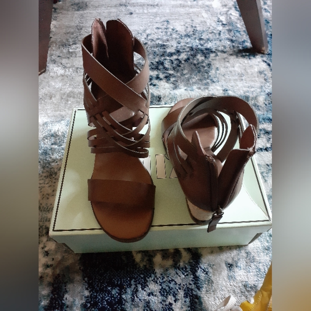 Mia Sandals